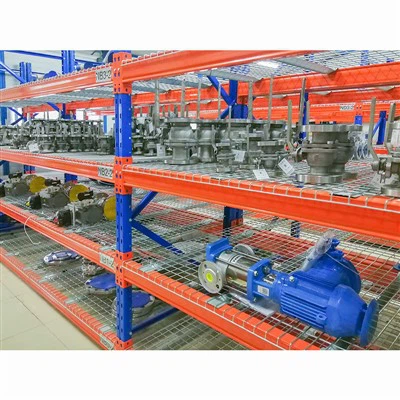 広い通路で調整可能なパレットラックを医薬品倉庫で使用できますか?